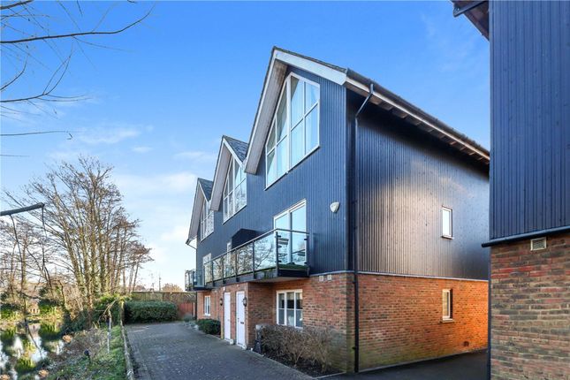 Thumbnail Maisonette to rent in Fourdrinier Way, Hemel Hempstead