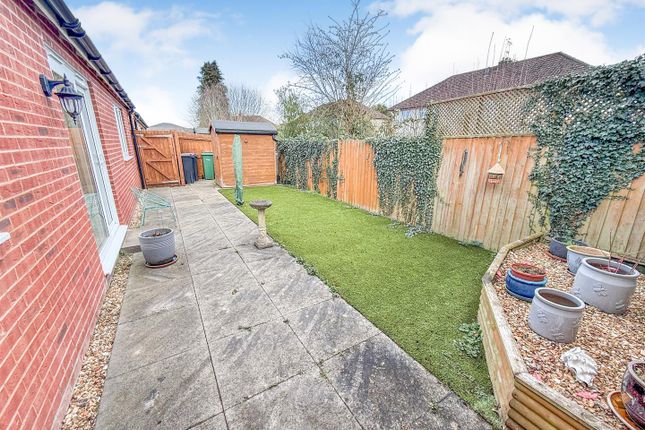 4, Lawford Gardens, Gobowen photo 5