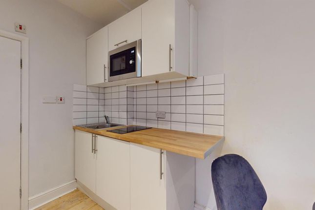 Flat to rent in Collingham Place, London