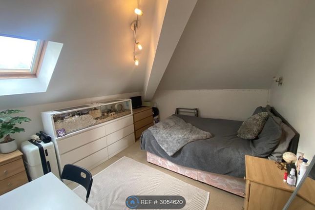 Flat, The Junxion Station Approach, Leeds photo 2