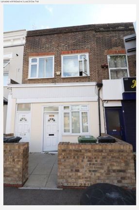 Flat to rent in Cann Hall Road, London