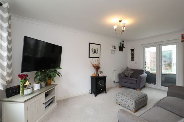 78 Willowbrook Gardens, Cardiff photo 2
