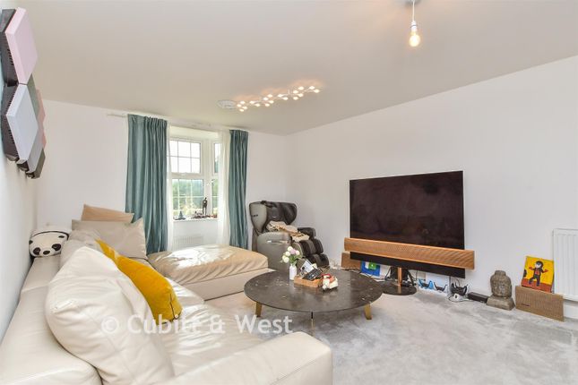 13, Pipit Way, Peacehaven photo 3
