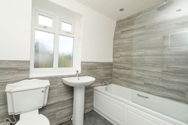 25 Lee Road, Chesterfield photo 4