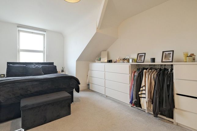 Flat 3, 1A, Bank Buildings, Lancashire photo 3