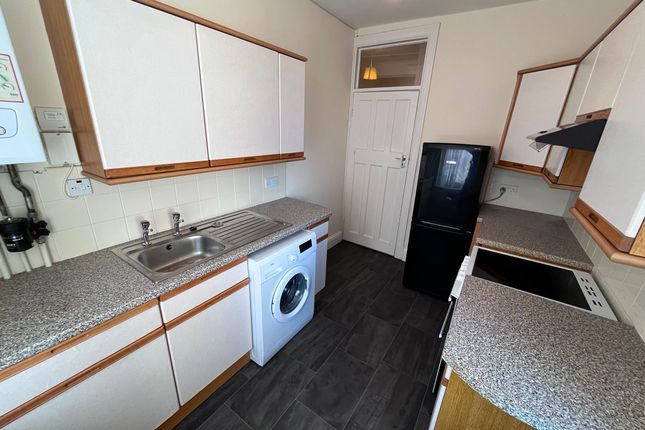 9 Belgrave Court, Walter Road photo 3
