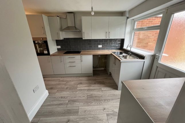 7, Pond Walk, St Helens photo 2
