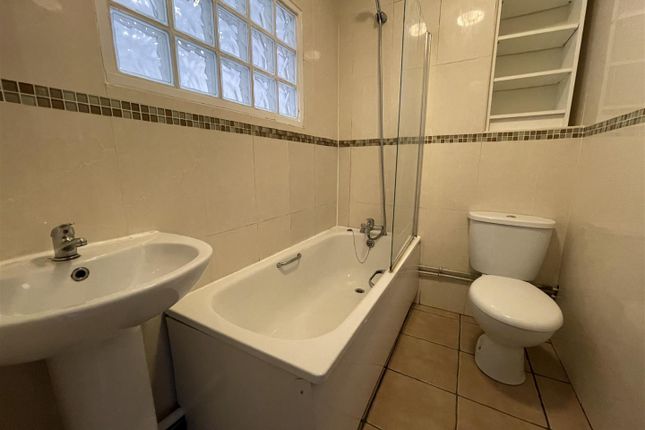 26 B, Roath Court Place, Cardiff photo 4