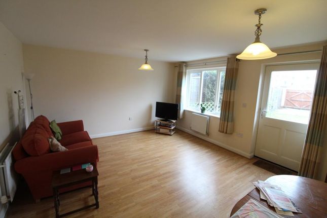 Terraced house to rent in Iceni Way, Cambridge