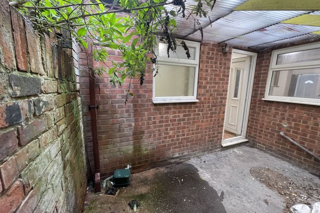Terraced house to rent in Folkestone Street, Hull