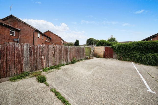 Property for sale in Gainsborough Drive, Houghton Regis, Dunstable