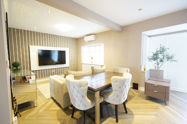140 Lodge Lane, Grays photo 5