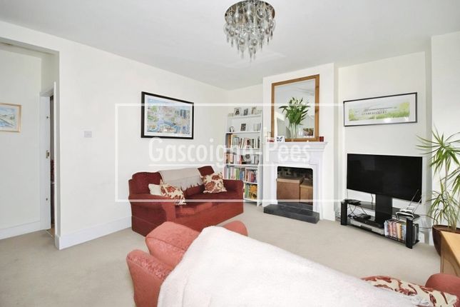 2-bed house on 60, London, £2,600/mo