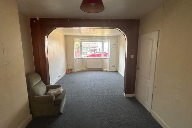 18, Marnell Way, Hounslow photo 2