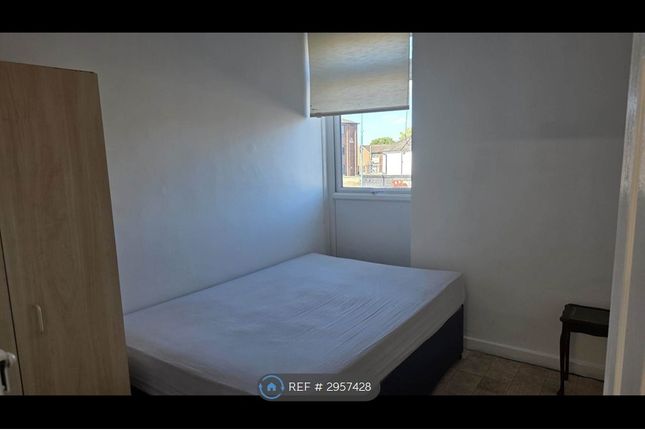 Flat, Barnet Road, Potters Bar photo 5