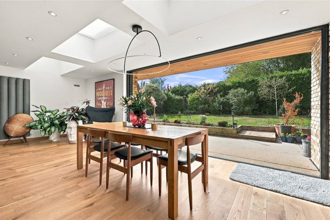 28, Willow Close, Hertfordshire photo 4