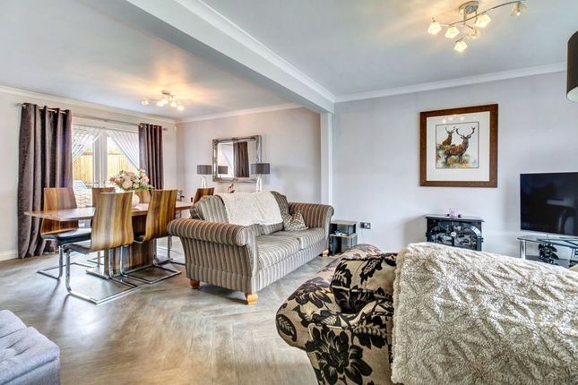 32, Strathleven Drive, Alexandria photo 4