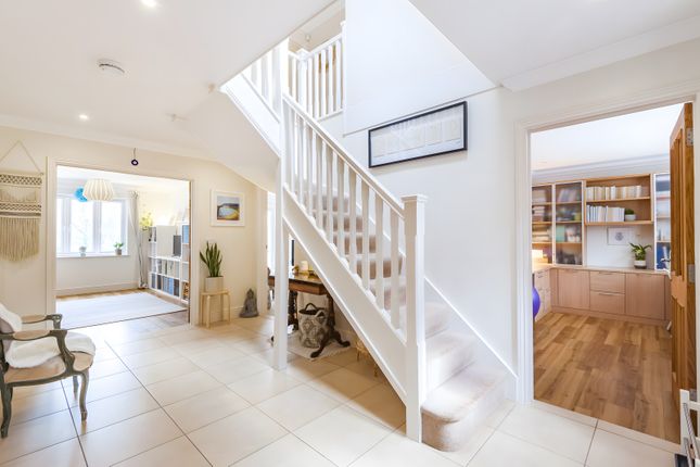 Langbar house, 104A, Boundstone Road, Farnham photo 5
