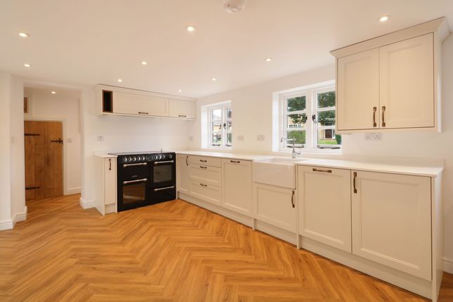 5, Hill View, Eydon photo 4