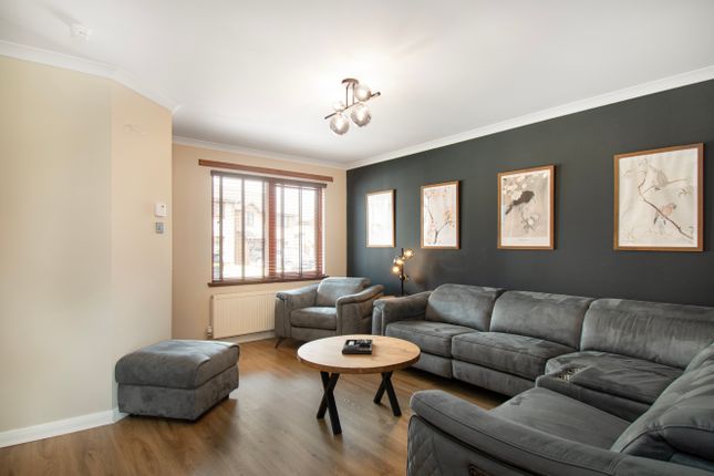 27, Campbell Crescent, Arbroath photo 4