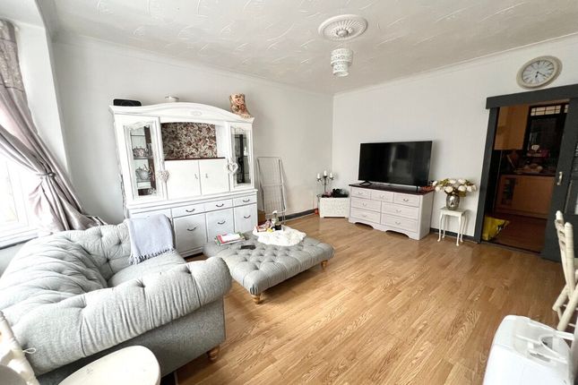 Terraced house to rent in St. Leonards Avenue, Chatham