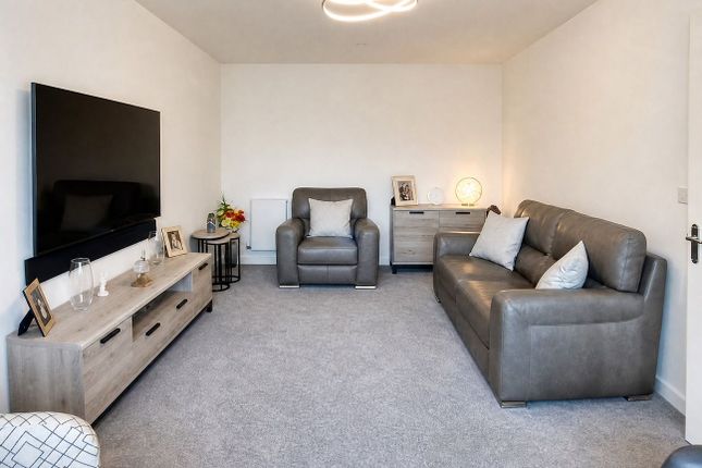 38, Heol Y Glowyr, Bridgend photo 3