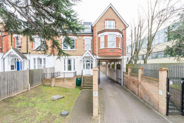 Thumbnail Flat to rent in Pagoda Grove, London
