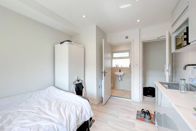Addison Gardens, Surbiton photo 2