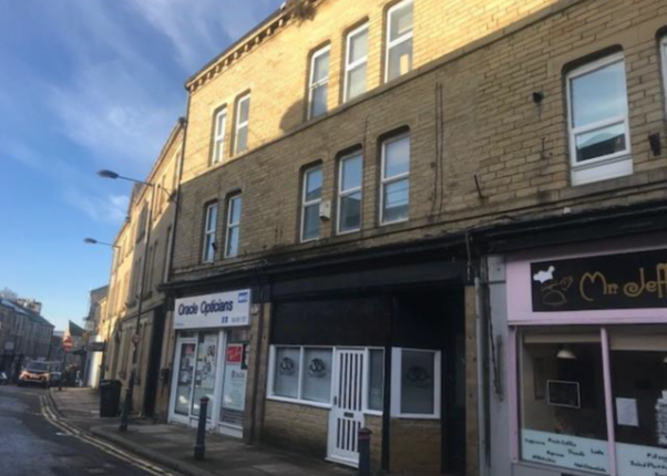 Retail premises to let in Lyndale House, Shipley