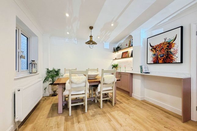 2 Barclay Mews, Southampton photo 3