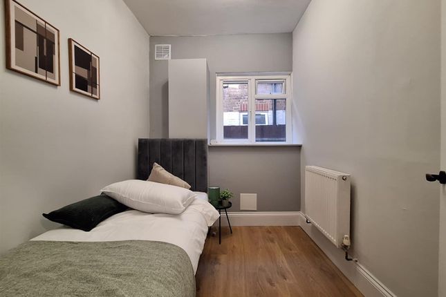 3A, Werndee Road, London photo 5