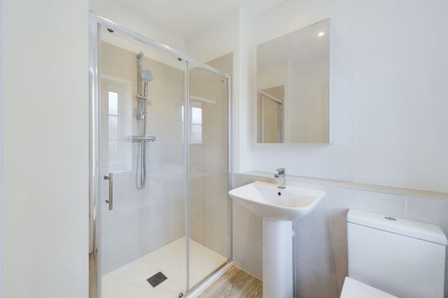 19 Aylsham Road, Tadworth photo 4