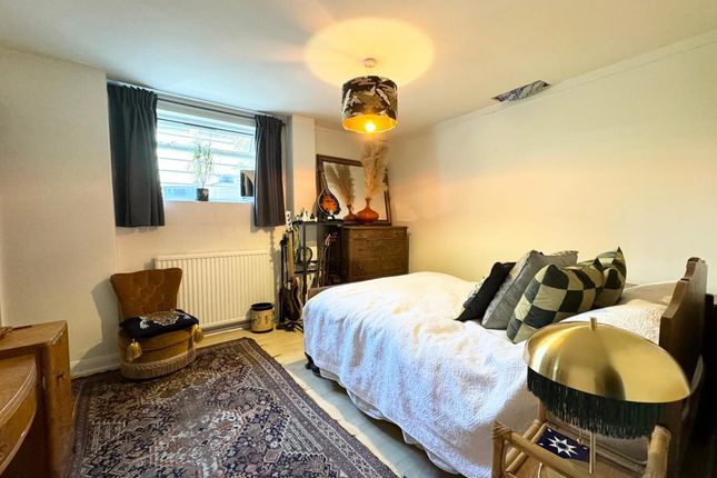 Flat 4, 240, Amhurst Road, Hackney photo 2