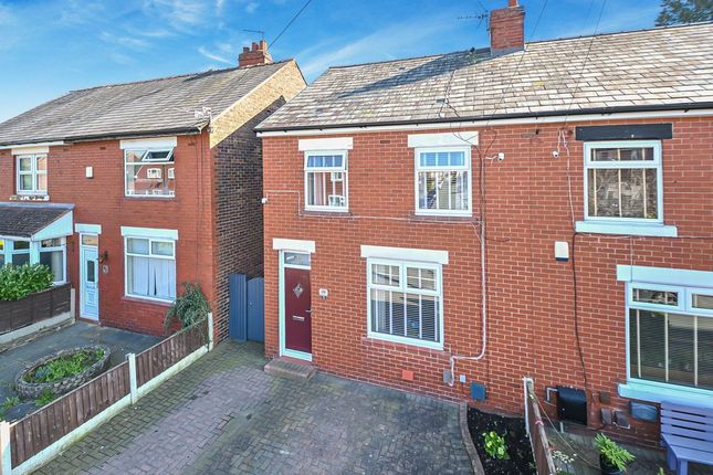 39, Hooten Lane, Leigh photo 2