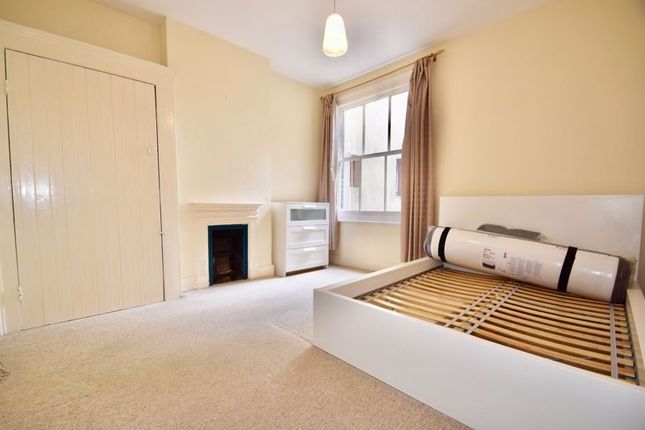 Wycliffe Road, London photo 4