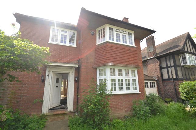 Detached house to rent in Barn Way, Brent