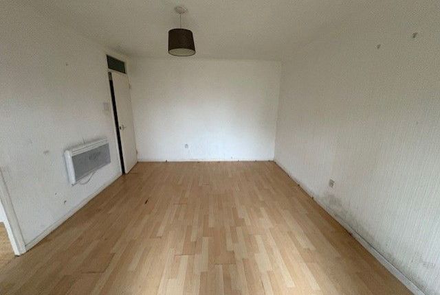 30 Princes Court, Dunstable photo 5