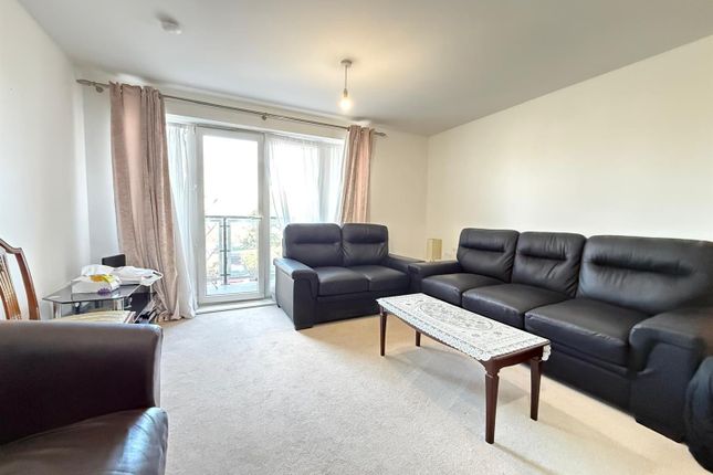 16, Lorenzo House, Medici Close, Ilford photo 3