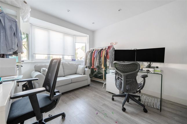54, Kenilworth Crescent, Enfield photo 4
