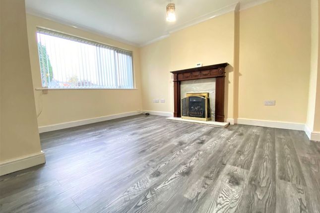 4 Thornwood Close, Blackburn photo 2