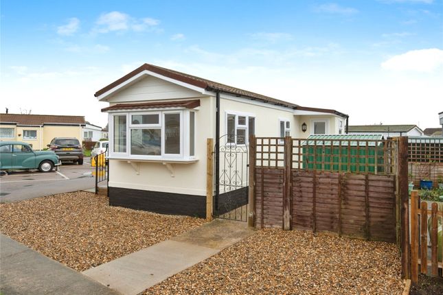 64, Three Star Park, Lower Stondon photo 2