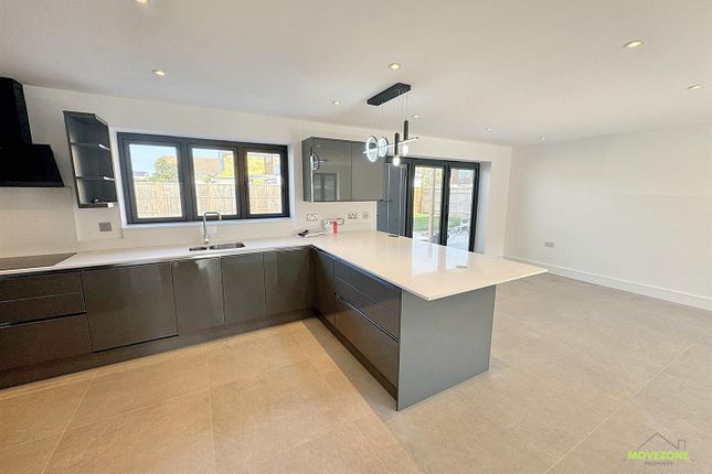 3-bed house on 2, Britten Close, Tonbridge, £595,000