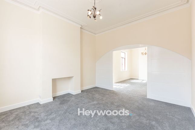 225 Whieldon Road, Stoke-On-Trent photo 2