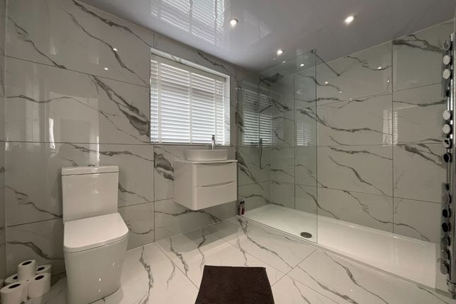4 Mons Avenue, Hebburn photo 3