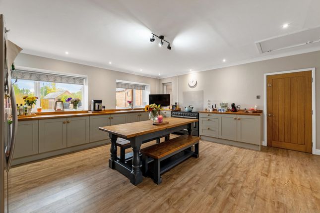 South Lodge, Walcote Road, Lutterworth photo 2