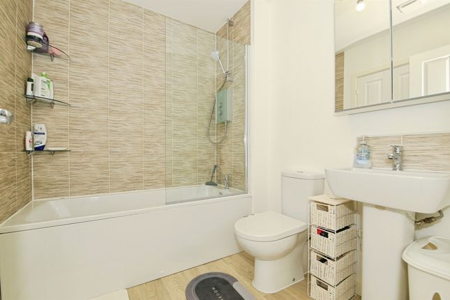 14, Kentwell Road, PETERBOROUGH photo 4