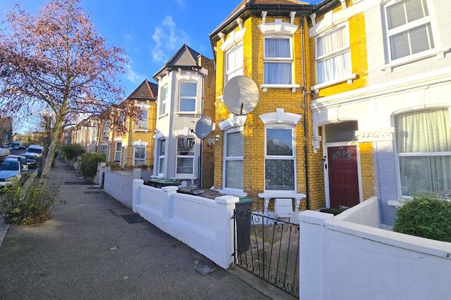 Flat 2, 22, Burgoyne Road, Hornsey photo 2