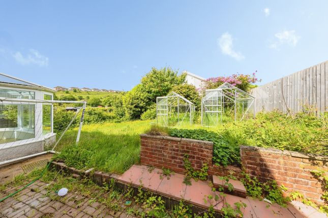 8, Penybanc, Carmarthen photo 4