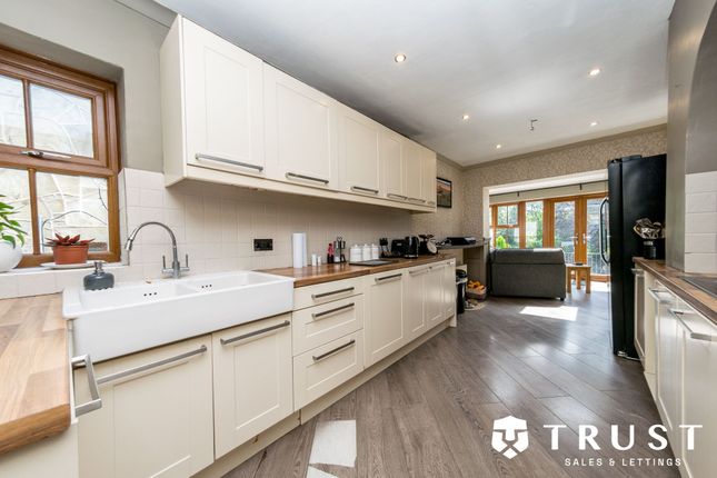 109 Sunny Bank Road, Mirfield photo 4