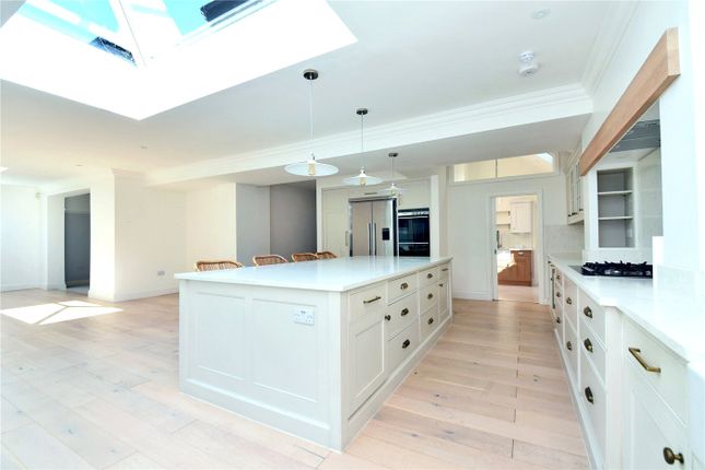 11, Fiddicroft Avenue, Surrey photo 3